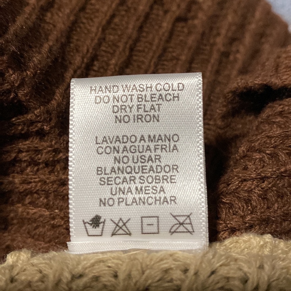 Love Tree Color block back-twist sweater- Size L - Picture 5 of 5